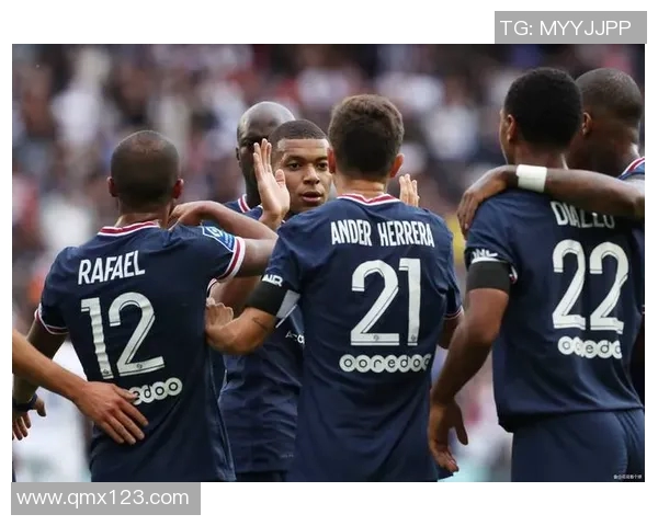 足球明星肌肉剪辑震撼来袭展现力量与激情的完美结合